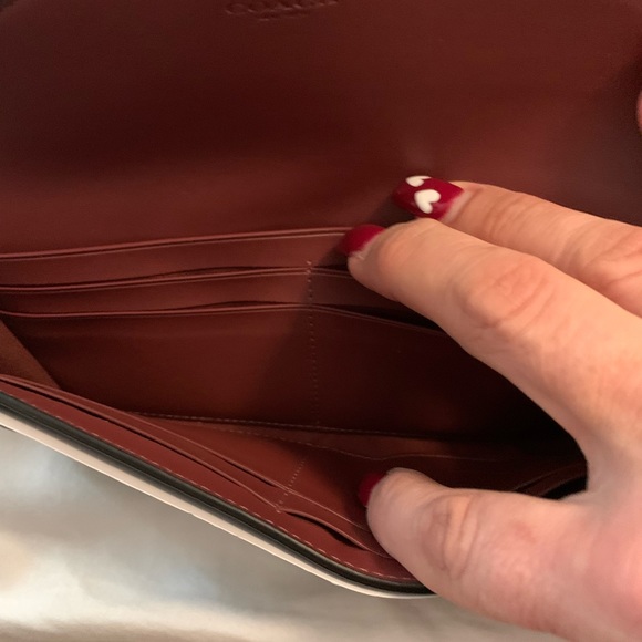 Brand new coach wallet. Never used. Black with wild print - Picture 6 of 10